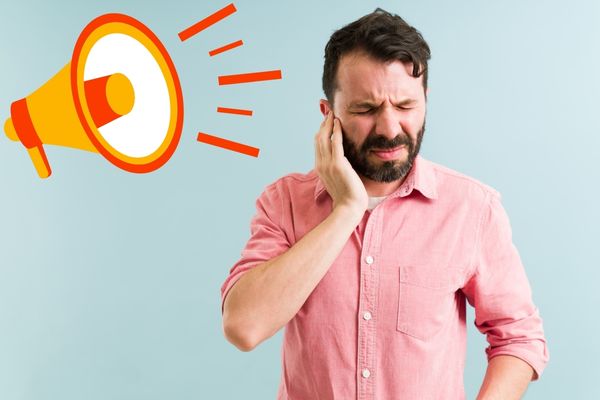 Đau tai khi nghe tiếng ồn lớn là tình trạng hiếm gặp